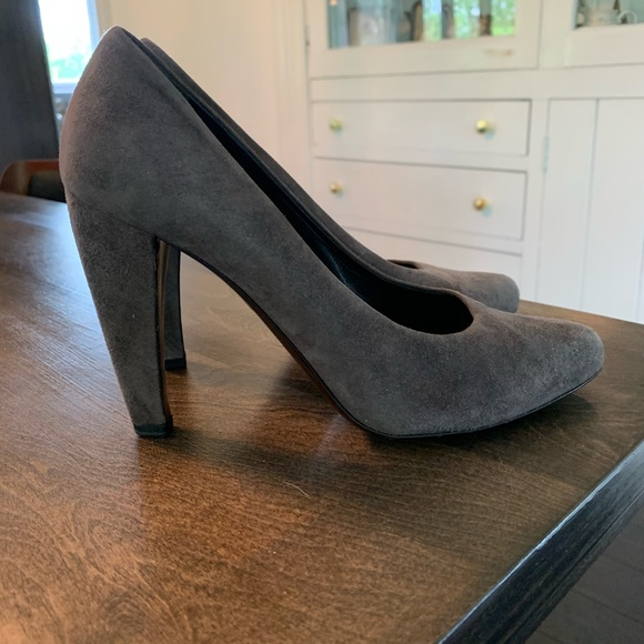 Prada charcoal grey curve arc pumps - Picture 9 of 10